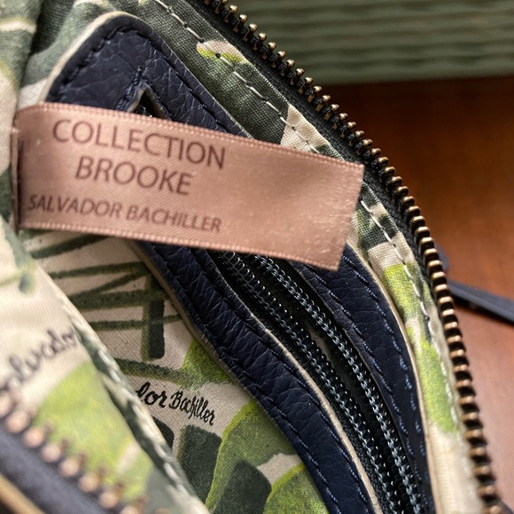 Salvador Bachiller Crossbody Bag - Picture 10 of 11